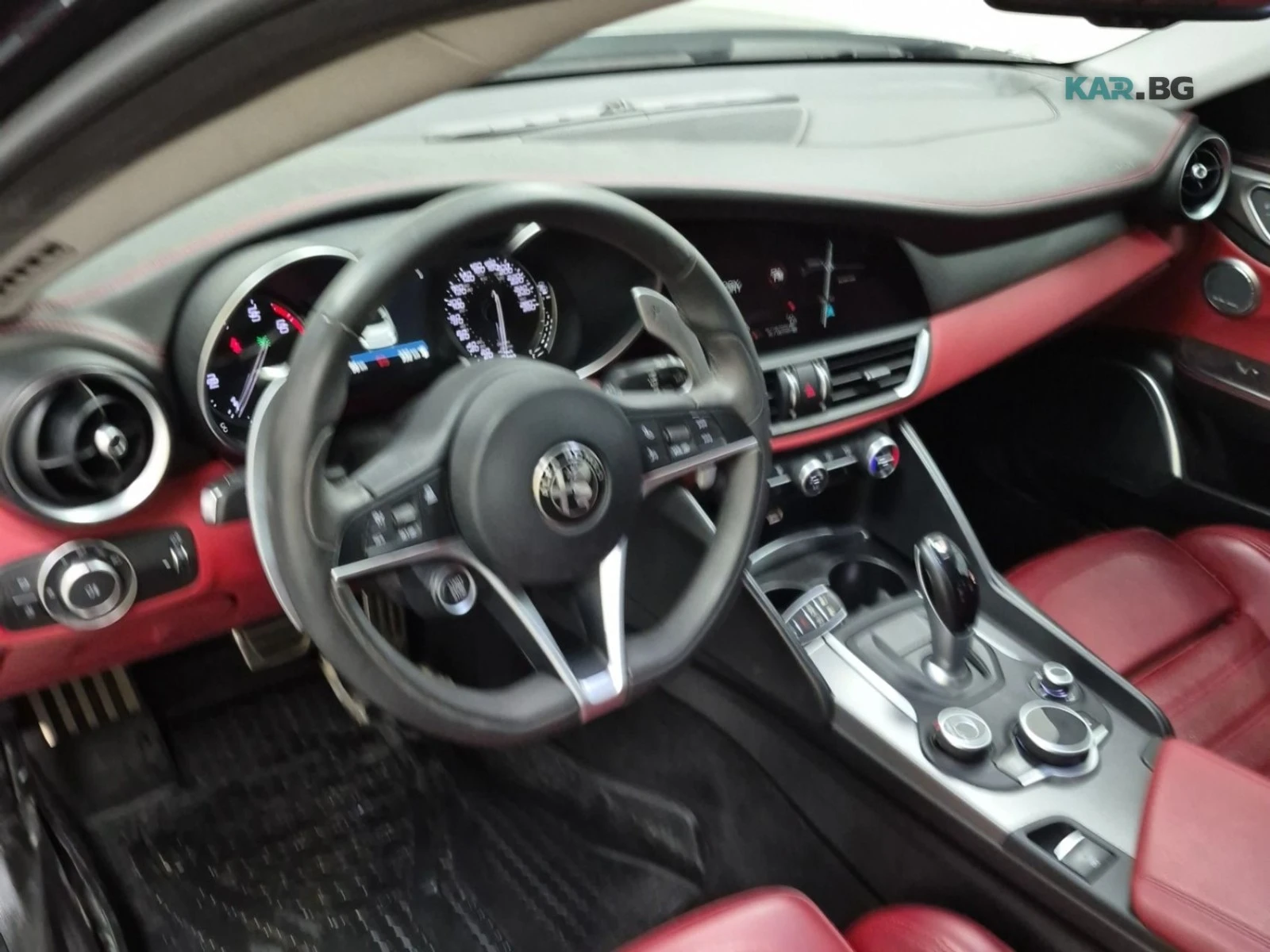Alfa Romeo Giulia TI SPORT Автокредит Цена до България, снимка 8 - Автомобили и джипове - 54942669