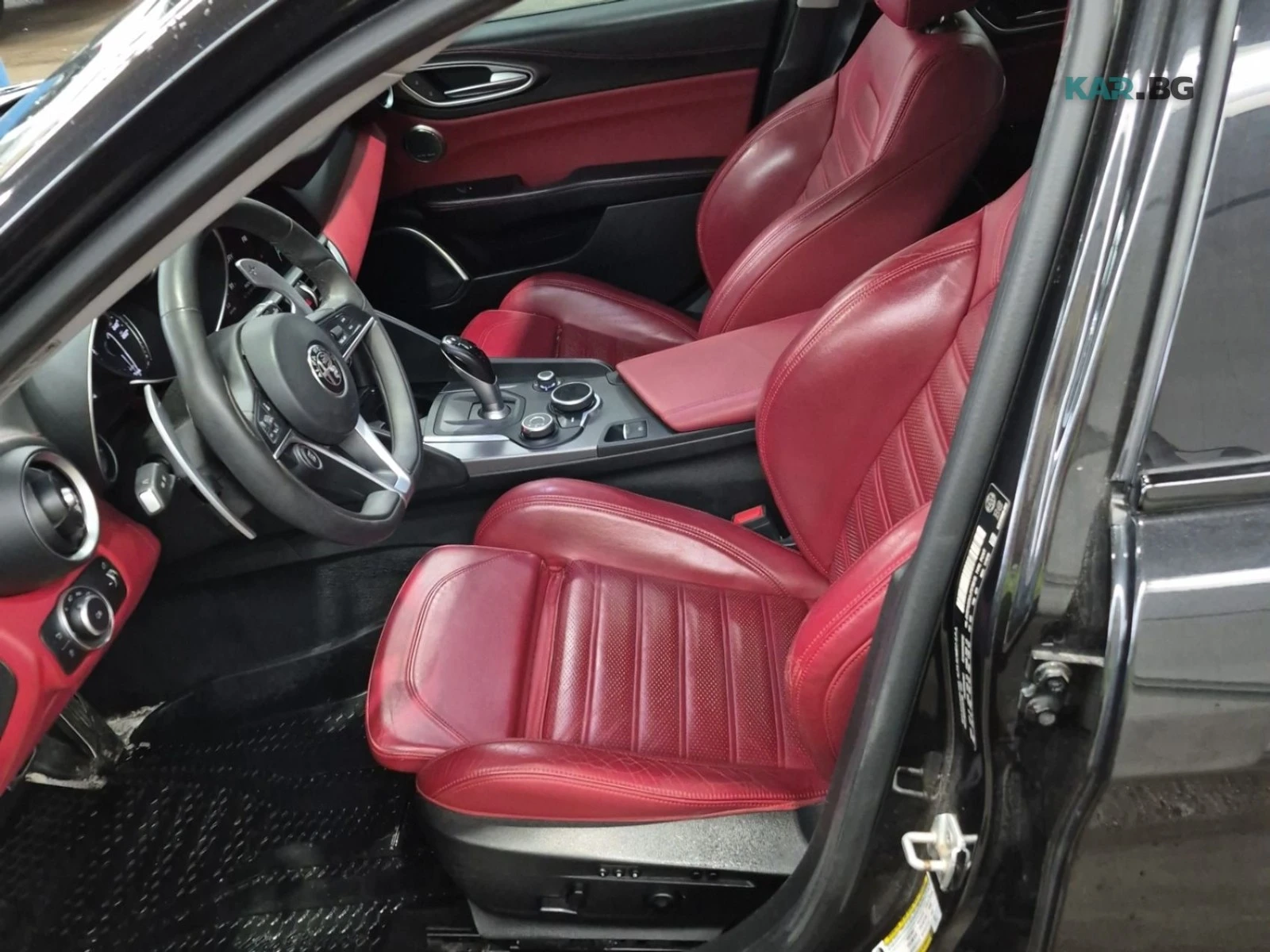 Alfa Romeo Giulia TI SPORT Автокредит Цена до България, снимка 7 - Автомобили и джипове - 54942669