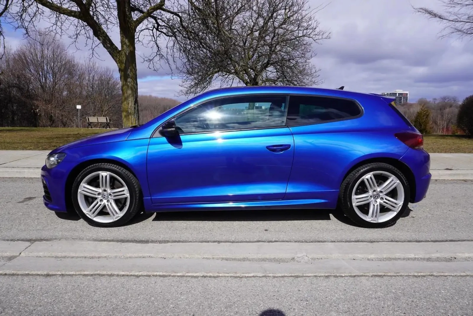 VW Scirocco R DSG ЦЕНА ДО БЪЛГАРИЯ РЕГИСТРАЦИЯ & АВТОКРЕДИТ, снимка 2 - Автомобили и джипове - 55265080