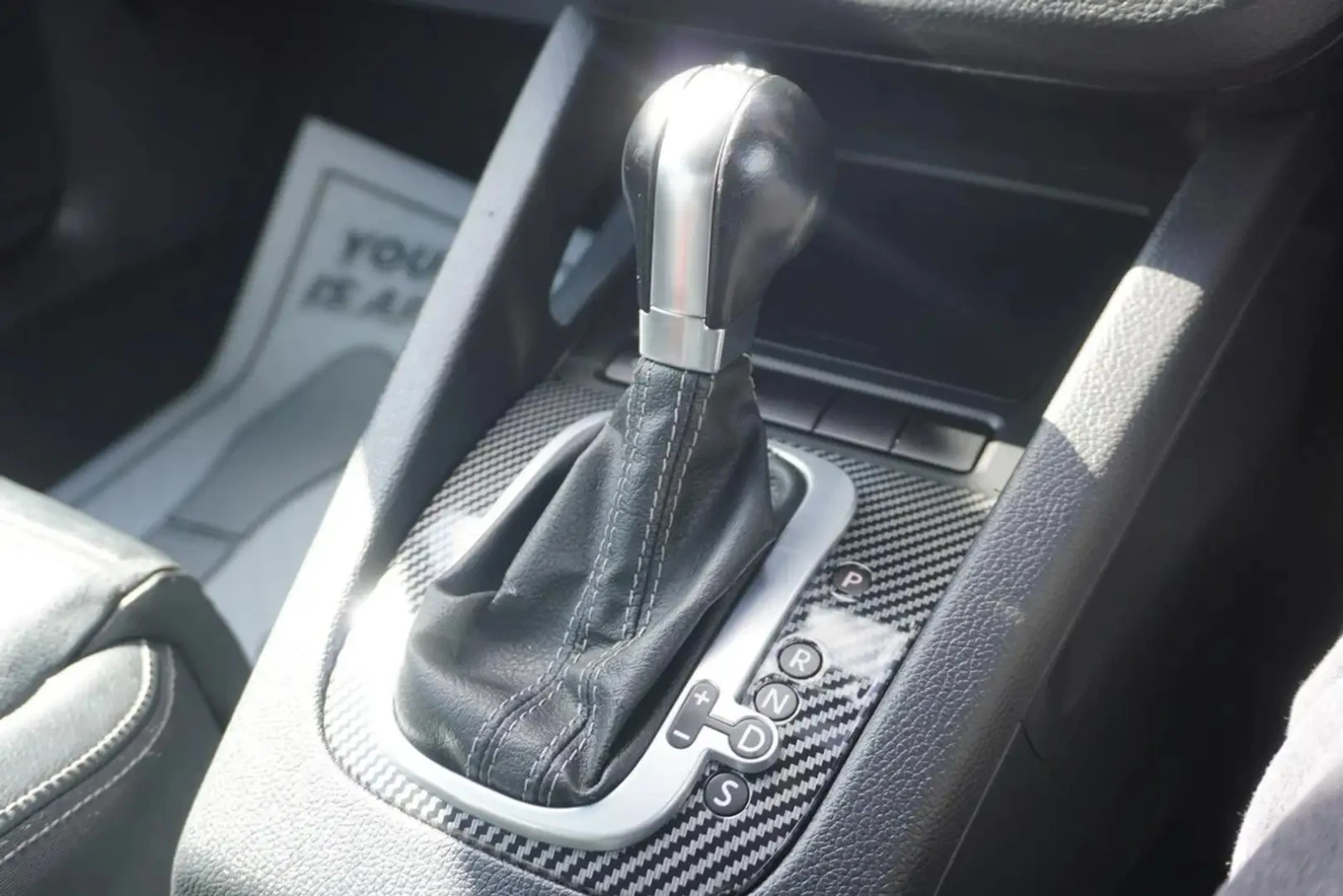 VW Scirocco R DSG ЦЕНА ДО БЪЛГАРИЯ РЕГИСТРАЦИЯ & АВТОКРЕДИТ, снимка 11 - Автомобили и джипове - 55265080