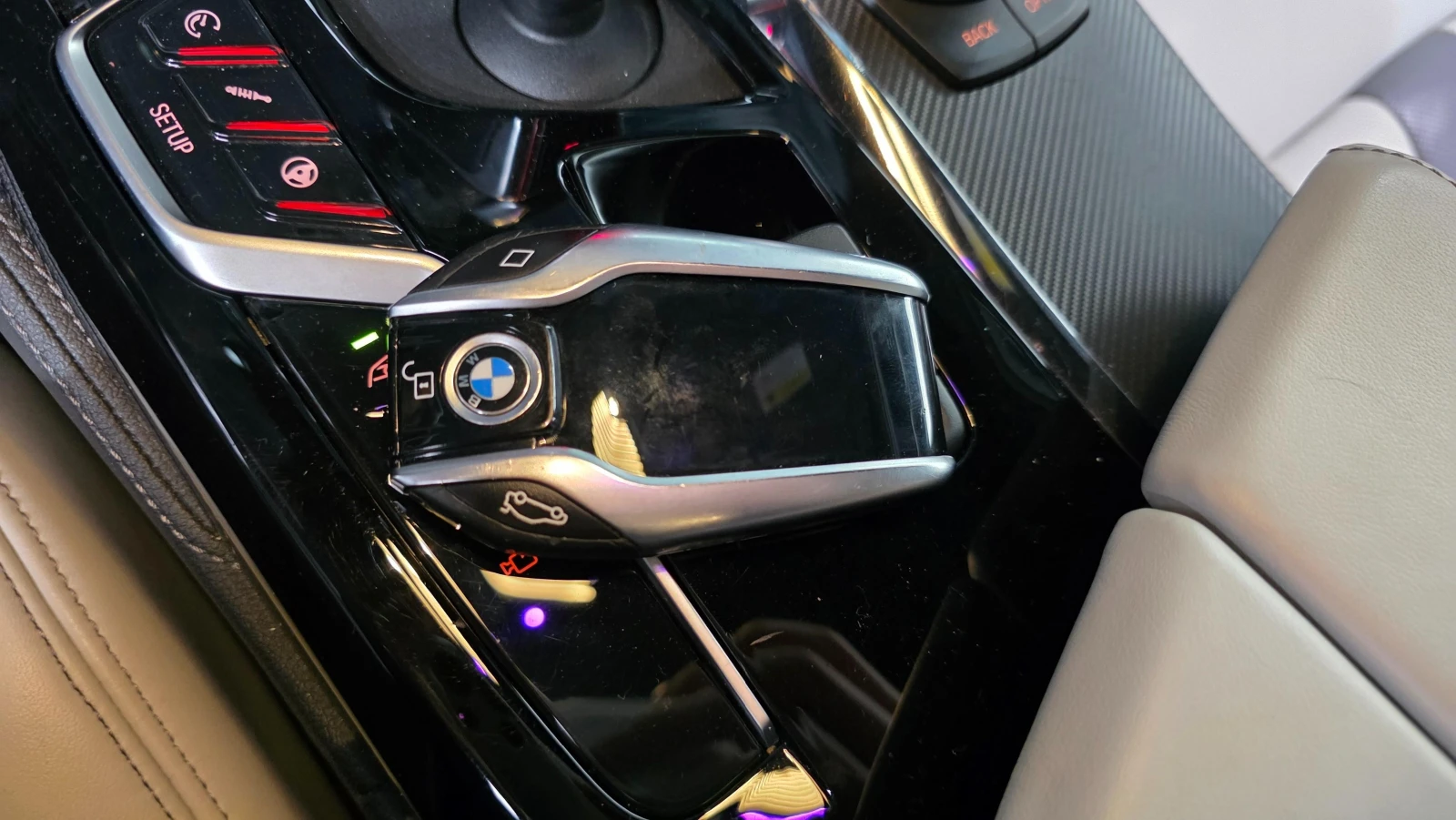 BMW M5 BOWER* WILKINS* ОБДУХВАНЕ* ДИСТРОНИК* ХЕДЪП* 360КА, снимка 12 - Автомобили и джипове - 55402713