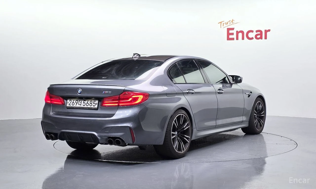 BMW M5 BOWER* WILKINS* ОБДУХВАНЕ* ДИСТРОНИК* ХЕДЪП* 360КА, снимка 2 - Автомобили и джипове - 55402713