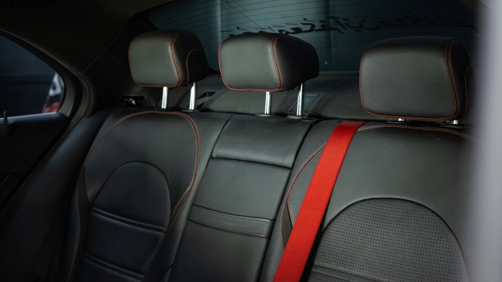 Mercedes-Benz C 300 4MATIC * AMG PACK* AMG BUCKET SEATS* KARBON* ПАНОР, снимка 15 - Автомобили и джипове - 55444475