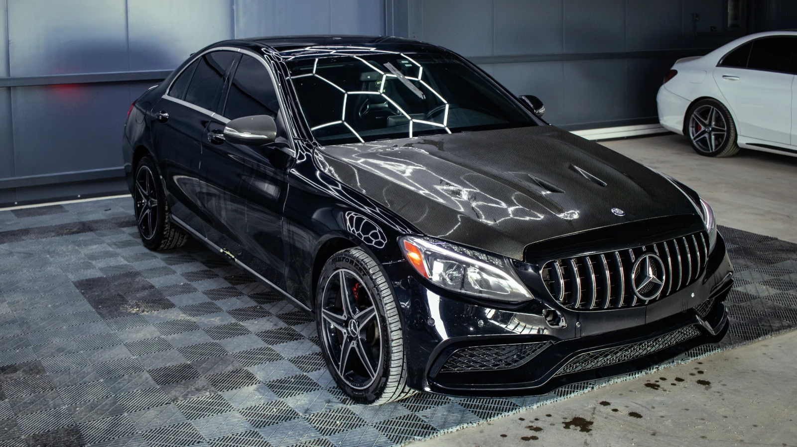 Mercedes-Benz C 300 4MATIC * AMG PACK* AMG BUCKET SEATS* KARBON* ПАНОР