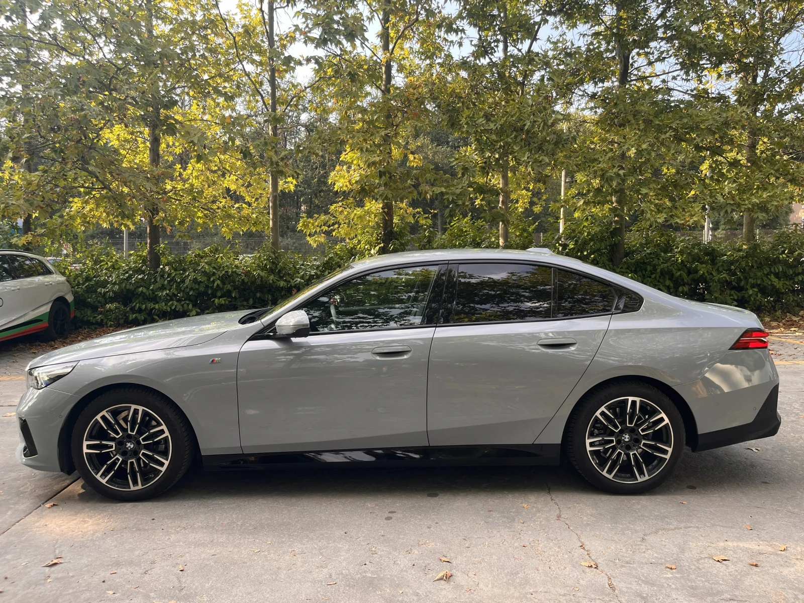 BMW 520 MSport | IconicGlow | HUD | 360 | HK, снимка 9 - Автомобили и джипове - 55803867