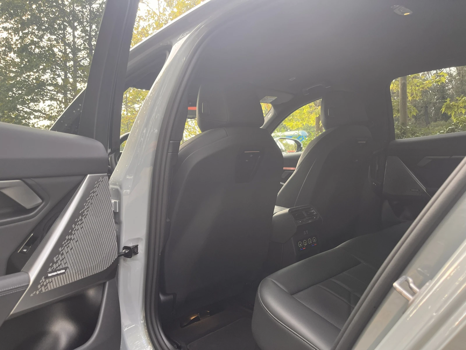 BMW 520 MSport | IconicGlow | HUD | 360 | HK, снимка 6 - Автомобили и джипове - 55803867