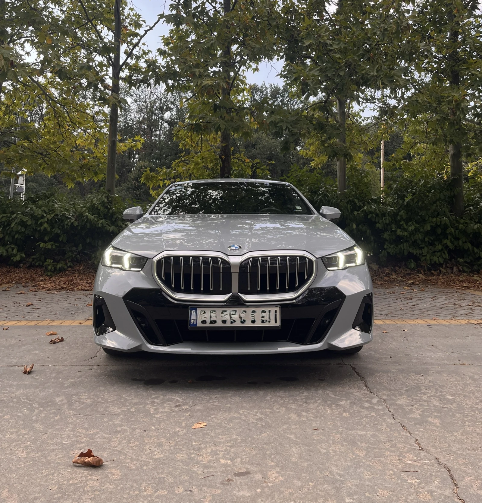 BMW 520 MSport | IconicGlow | HUD | 360 | HK, снимка 1 - Автомобили и джипове - 55803867