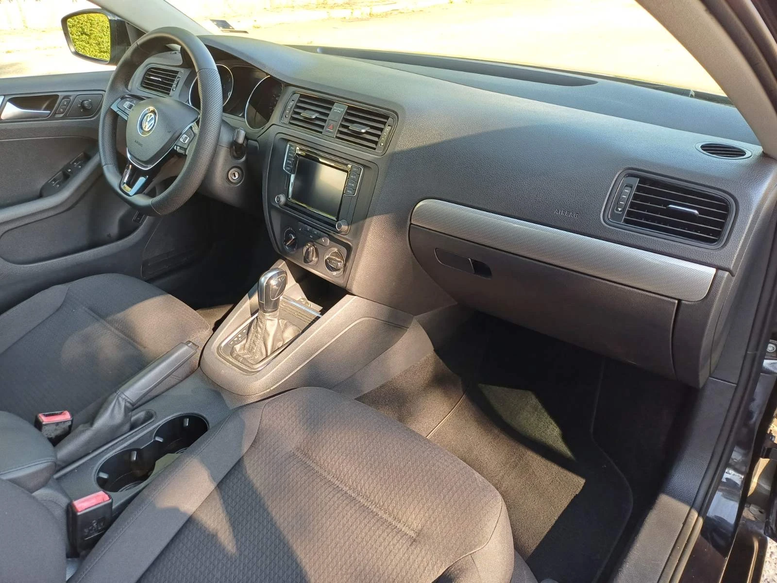 VW Jetta 1.4 TSI, снимка 13 - Автомобили и джипове - 56568038