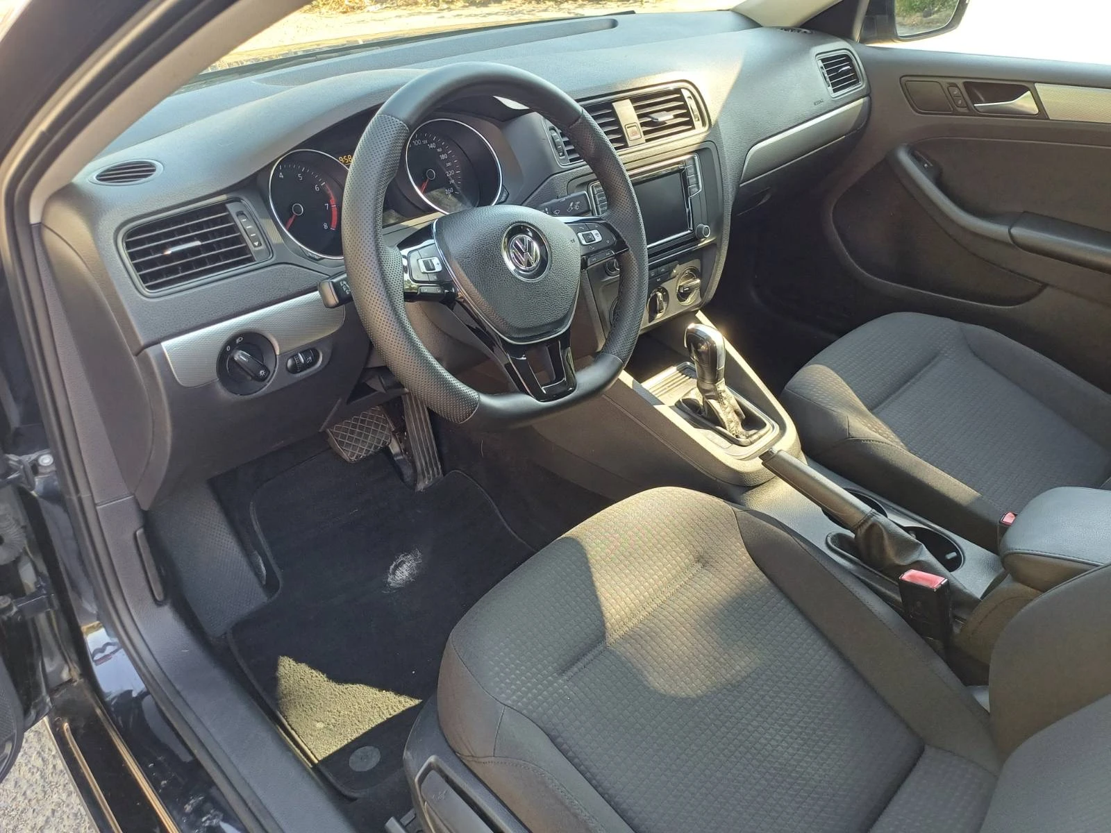 VW Jetta 1.4 TSI, снимка 9 - Автомобили и джипове - 56568038