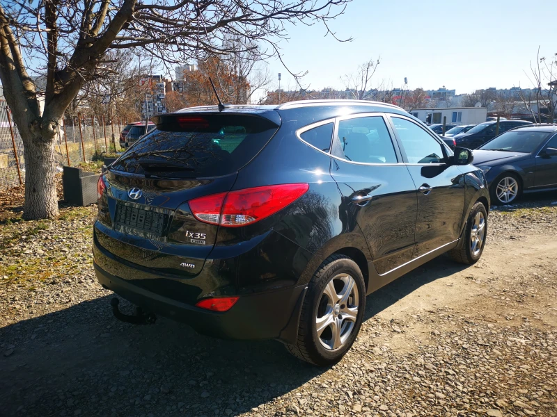 Hyundai IX35 2.0CRDi/Automatic/4x4/Panorama, снимка 4 - Автомобили и джипове - 49258502