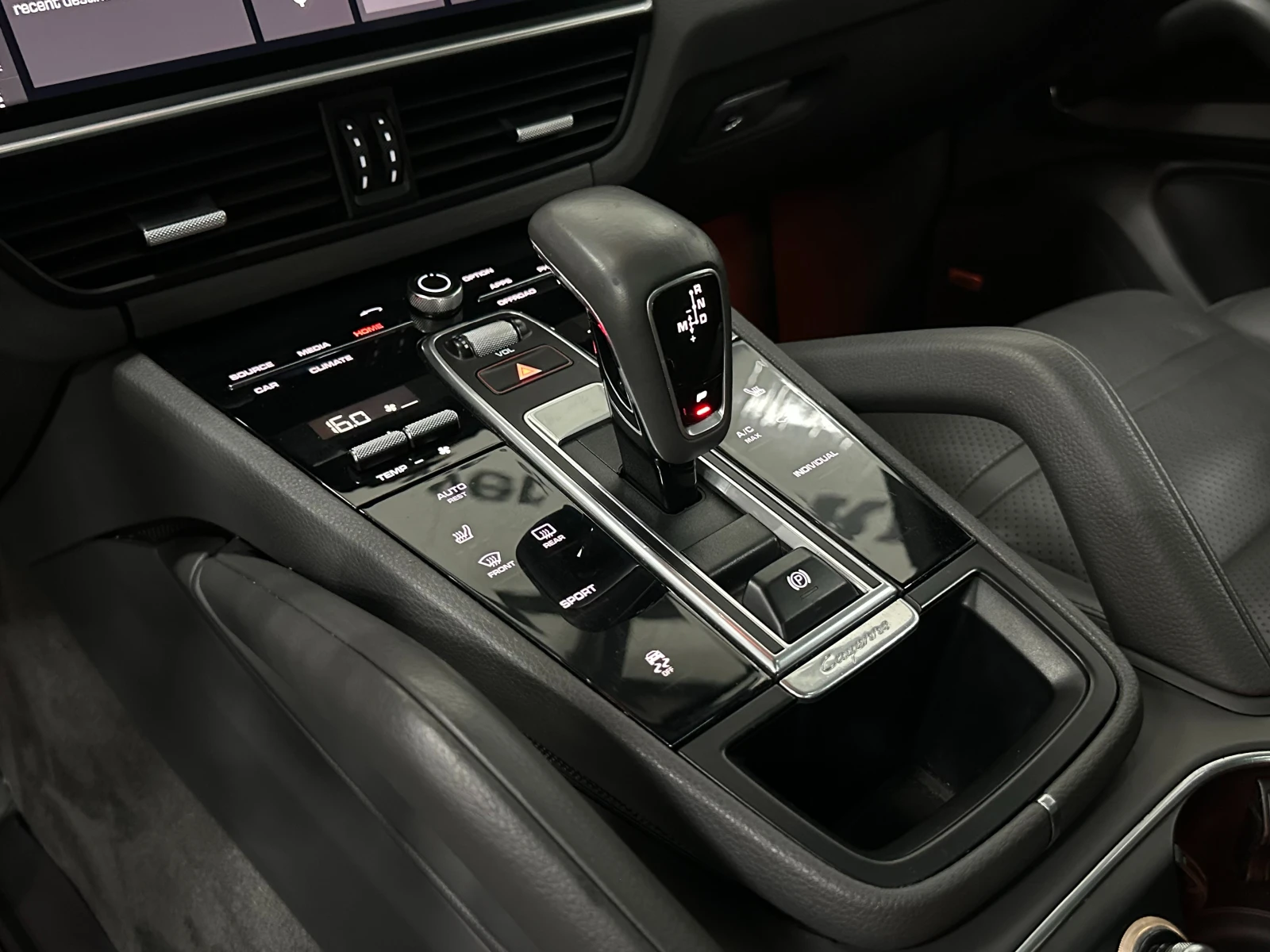Porsche Cayenne * 360* ПАНОРАМА* ПОДГРЕВ* СЛЕДЕНЕ НА ЛЕНТИ, снимка 12 - Автомобили и джипове - 51714319