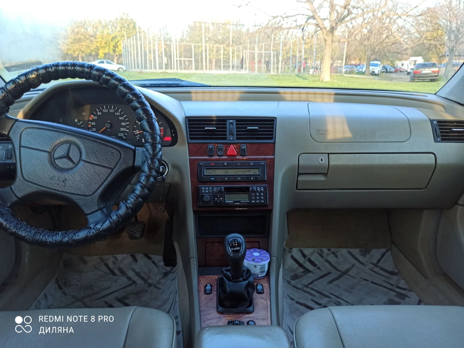 Mercedes-Benz 250 250 - изображение 2