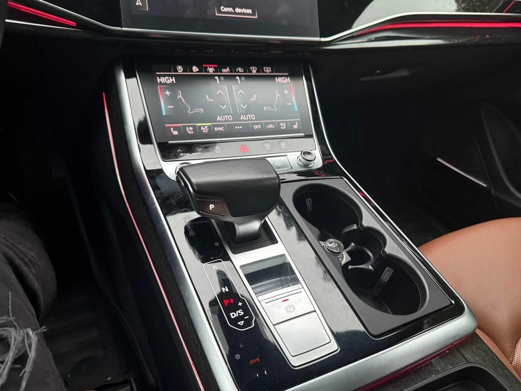 Audi Q8 TECHNIK * CARFAX * 360 КАМЕРИ* ОБДУХВАНЕ*  - изображение 7