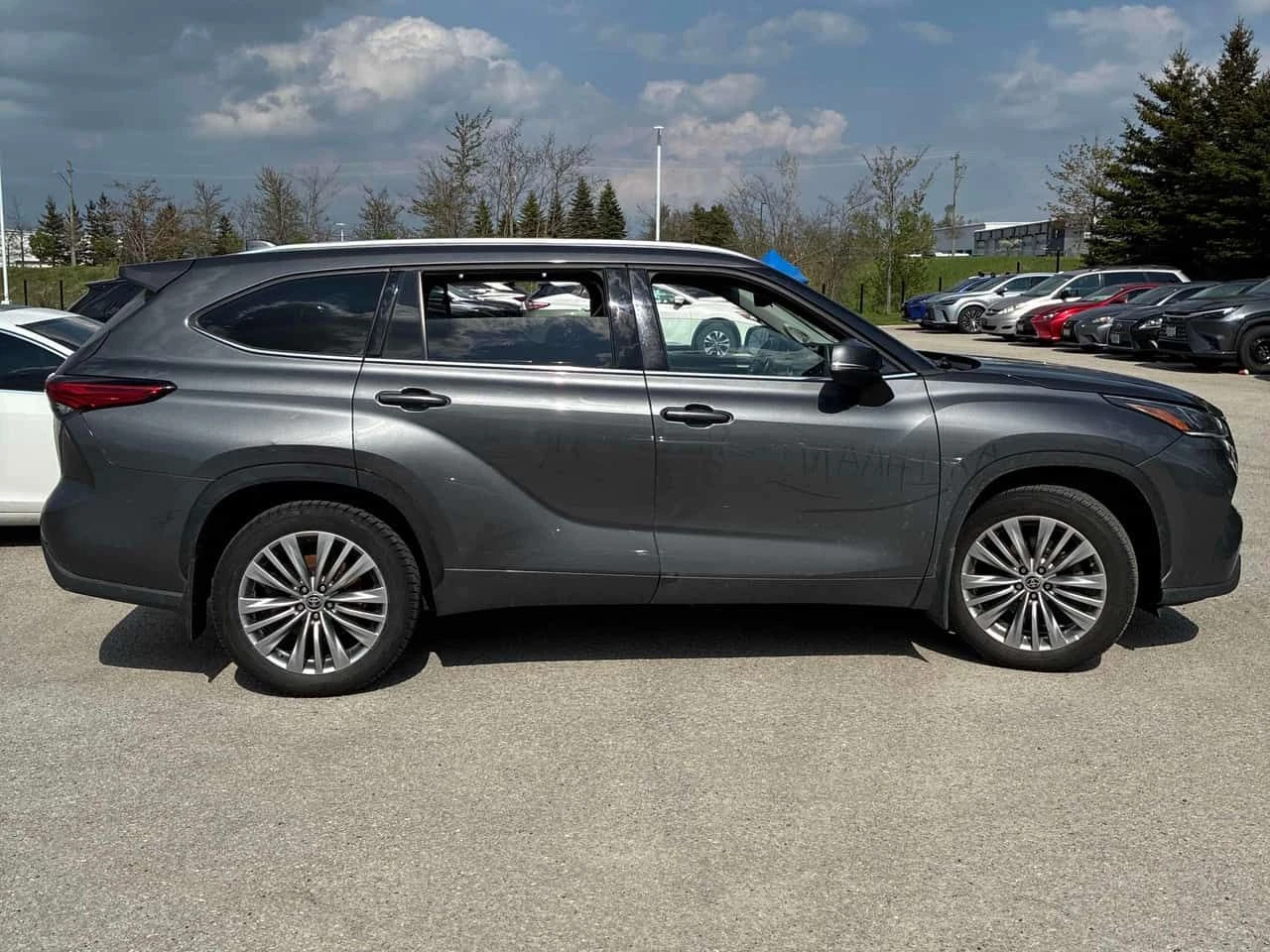 Toyota Highlander * AWD * CARFAX * ОБДУХВАНЕ * 360 * KEYLESS , снимка 3 - Автомобили и джипове - 54632348