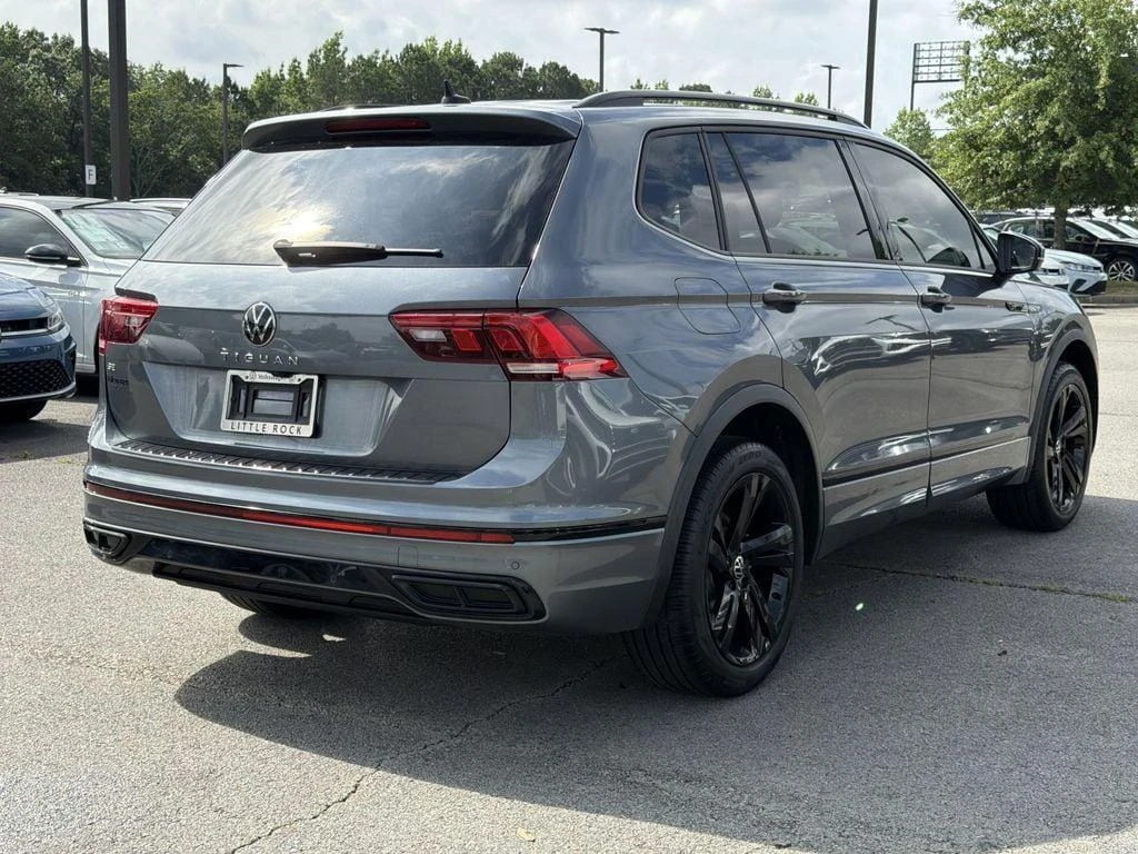 VW Tiguan R-Line, снимка 3 - Автомобили и джипове - 54783132
