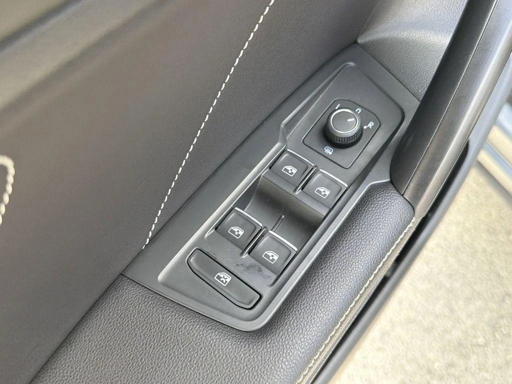 VW Tiguan R-Line, снимка 15 - Автомобили и джипове - 54783132