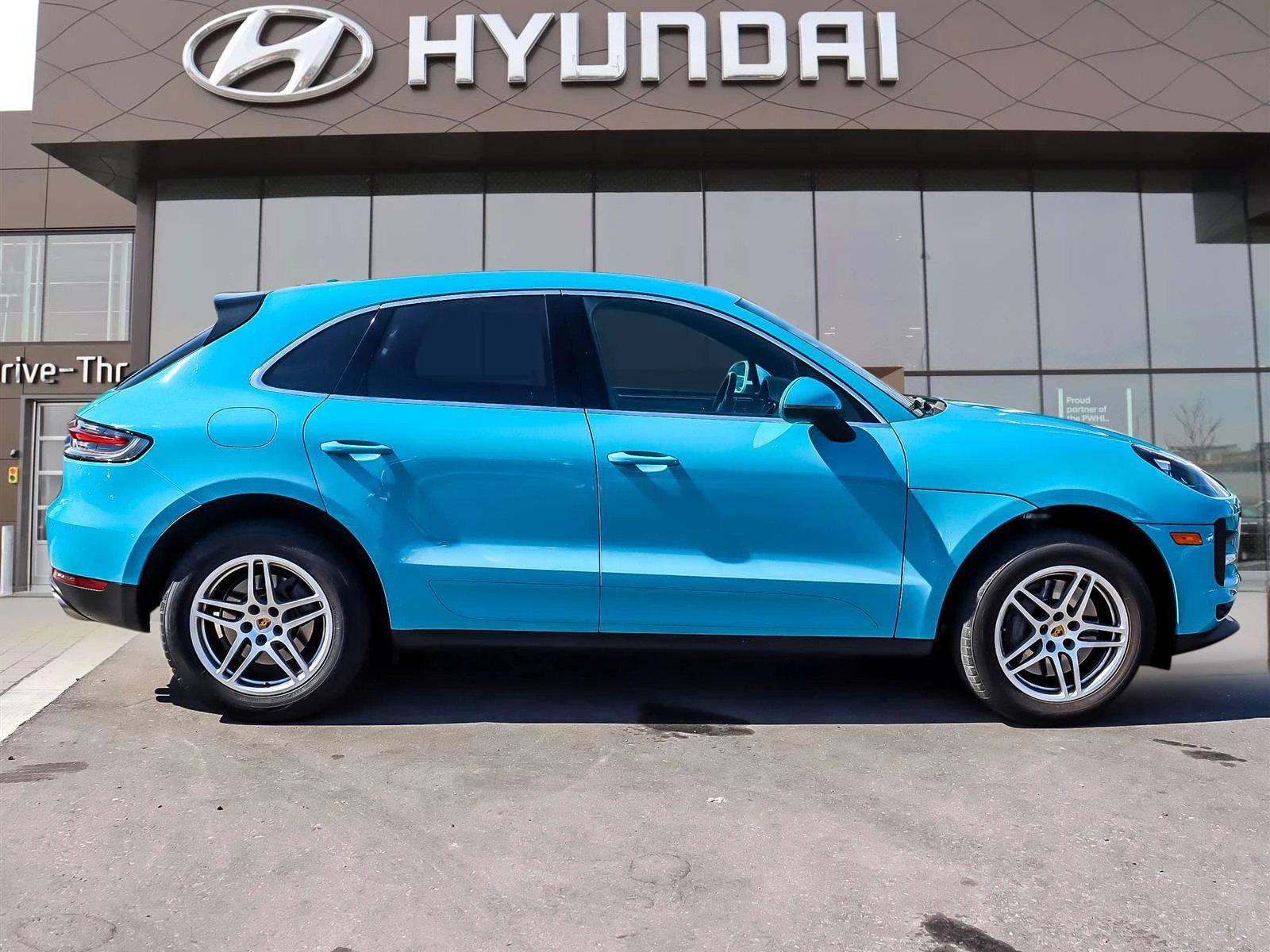 Porsche Macan S  / DISTRONIC / MATRIX / BOSE / ЦЕНА ДО БЪЛГАРИЯ, снимка 2 - Автомобили и джипове - 54980895