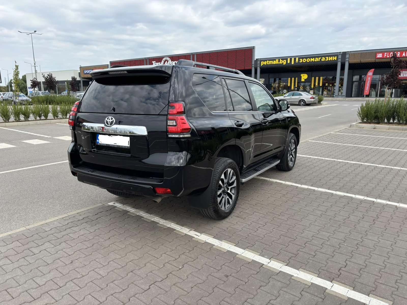Toyota Land cruiser 2.8D 6AT AWD 204 к.с. CVT EXECUTIVE 7 МЕСТА, снимка 3 - Автомобили и джипове - 55402918