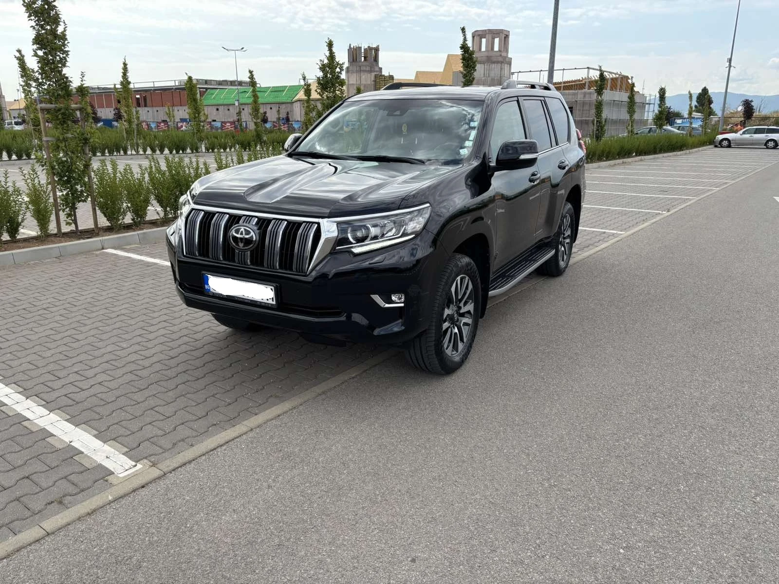 Toyota Land cruiser 2.8D 6AT AWD 204 к.с. CVT EXECUTIVE 7 МЕСТА, снимка 2 - Автомобили и джипове - 55402918