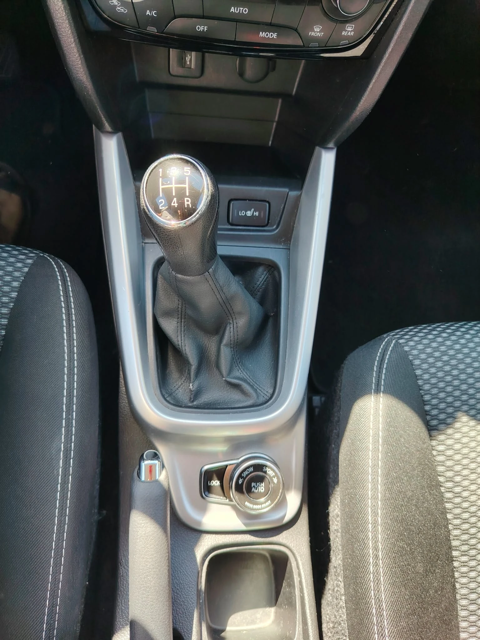 Suzuki Vitara, снимка 13 - Автомобили и джипове - 56438598
