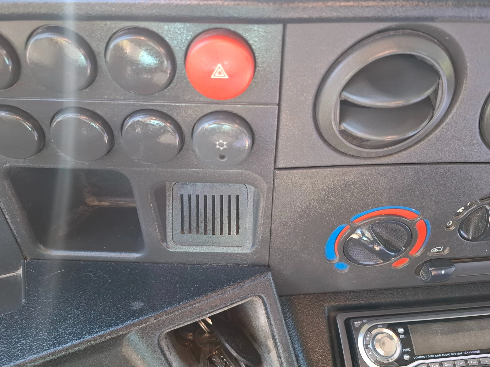 Iveco 3512 Самосвал КЛИМА, снимка 7 - Бусове и автобуси - 56348229