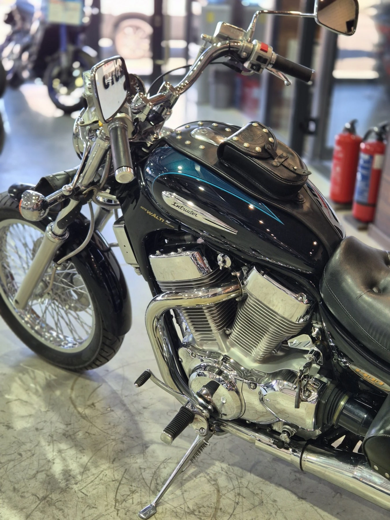 Suzuki Intruder VS 1400 5 скорости! А2 кат. Нов внос от ШВЕЙЦАРИЯ!, снимка 13 - Мотоциклети и мототехника - 55991299