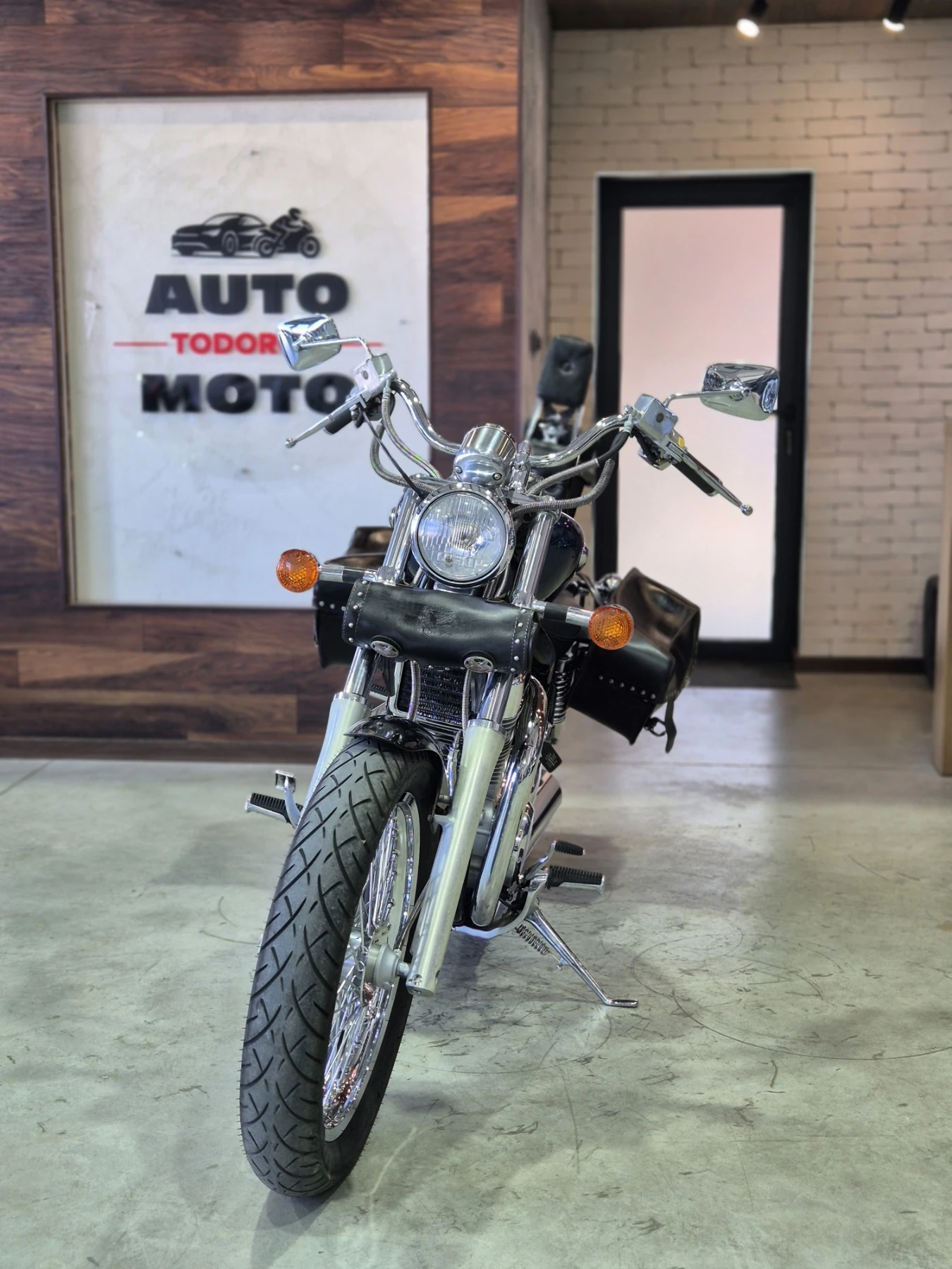 Suzuki Intruder VS 1400 5 скорости! А2 кат. Нов внос от ШВЕЙЦАРИЯ!, снимка 2 - Мотоциклети и мототехника - 55991299