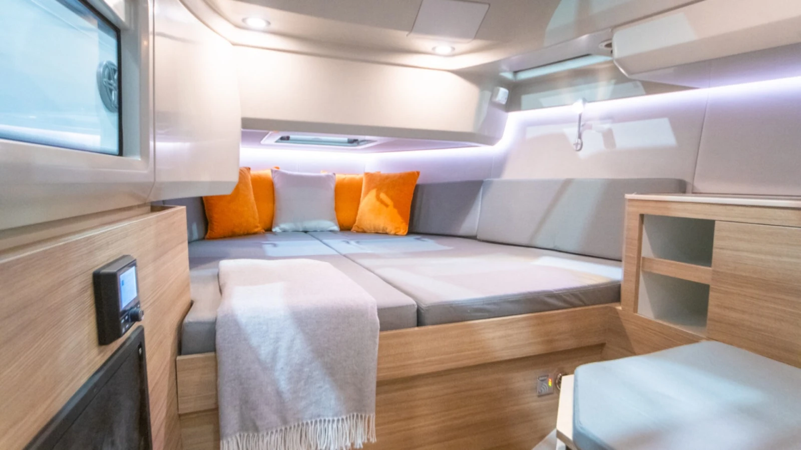 Моторна яхта Saxdor 270 GTO - SMART EDITION - изображение 7