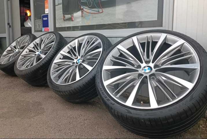 Гуми с джанти Pirelli 245/35R21, снимка 1 - Гуми и джанти - 44142574