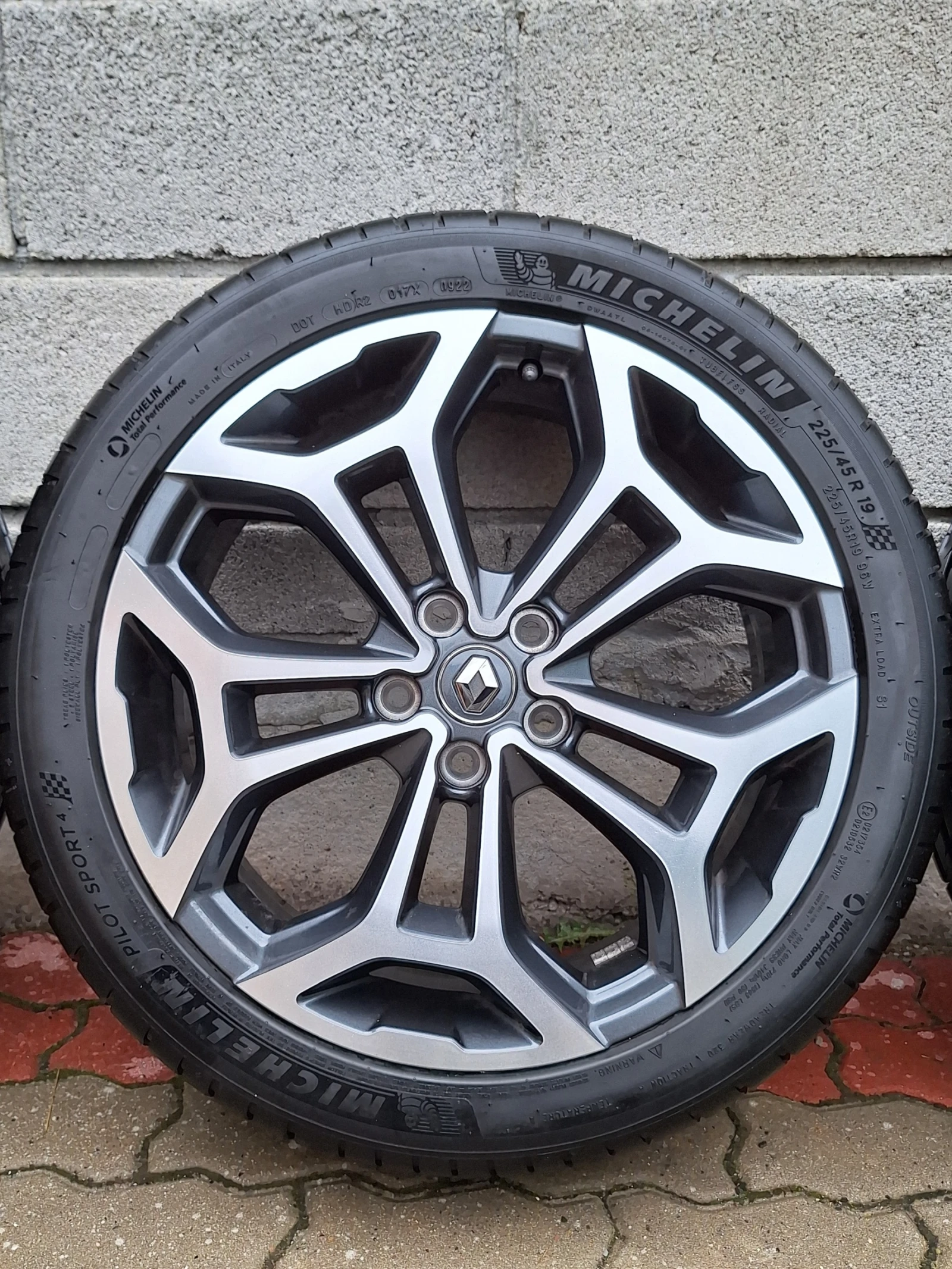���� � ������ 245/45R19 �� Renault Kadjar | Mobile.bg � ����������� 1
