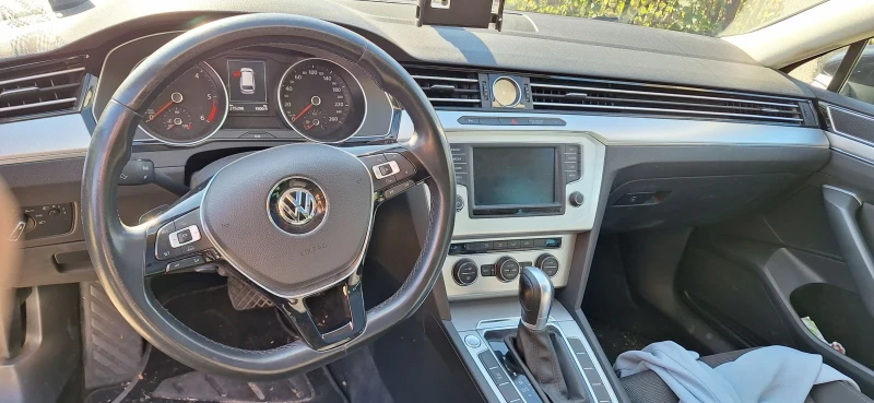 VW Passat 1.6tdi, снимка 10 - Автомобили и джипове - 48200300