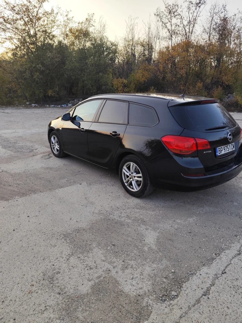 Opel Astra 1.3 cdti, снимка 7 - Автомобили и джипове - 47778917