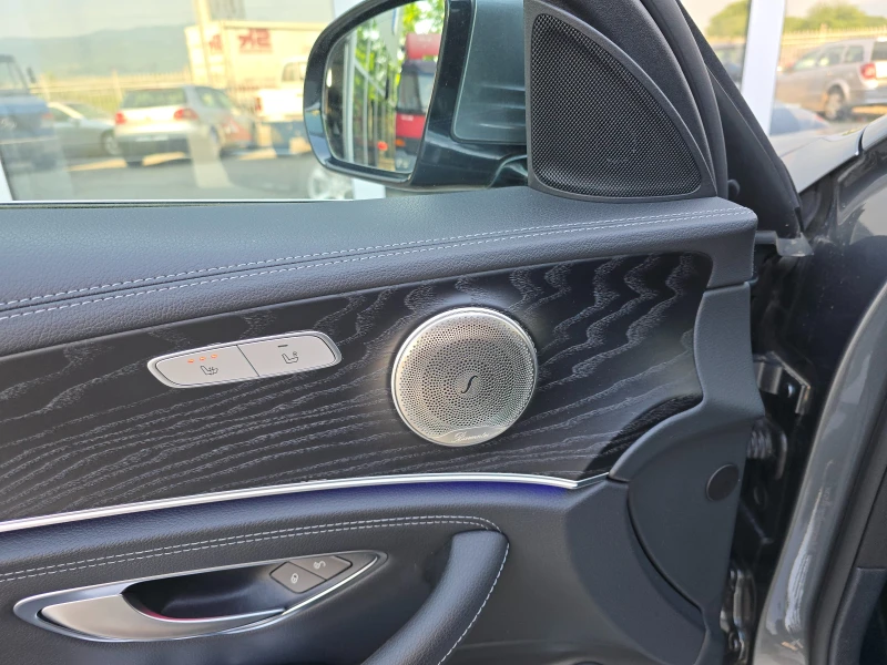Mercedes-Benz E 220 AMG PAKET !!, снимка 10 - Автомобили и джипове - 52322550
