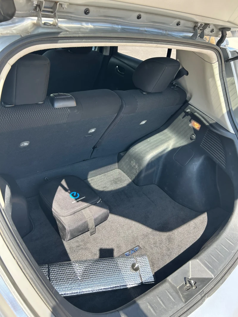 Nissan Leaf , снимка 9 - Автомобили и джипове - 52516225