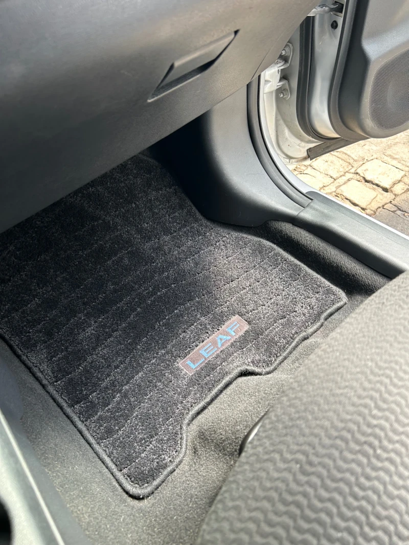 Nissan Leaf , снимка 13 - Автомобили и джипове - 52516225
