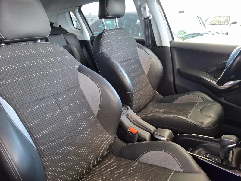 Peugeot 2008 1.2 FaceLift АВТОМАТИК CAMERA NAVI EURO6 , снимка 13 - Автомобили и джипове - 50849032