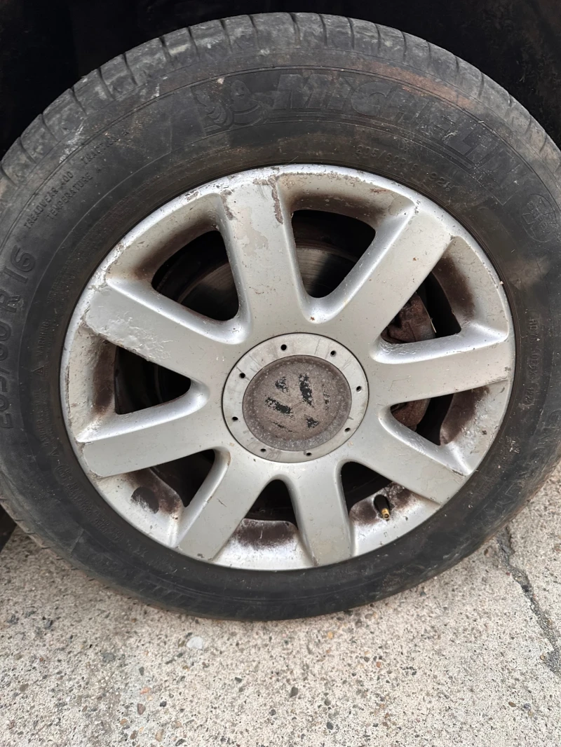 VW Touran 2.0тди bkd, снимка 11 - Автомобили и джипове - 51899798