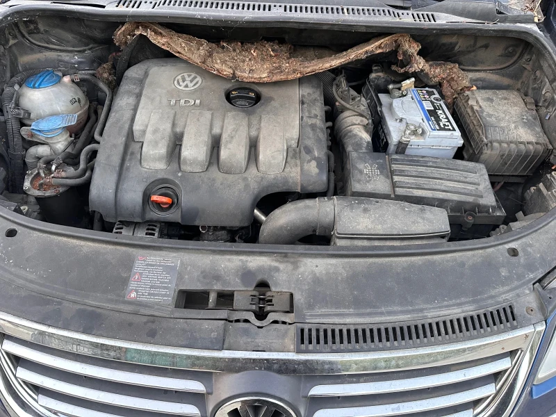 VW Touran 2.0тди bkd, снимка 5 - Автомобили и джипове - 51899798