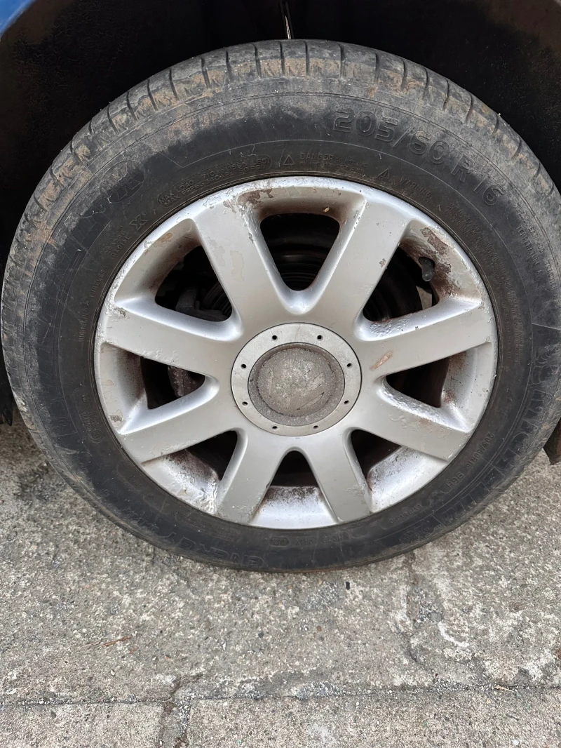 VW Touran 2.0тди bkd, снимка 13 - Автомобили и джипове - 51899798