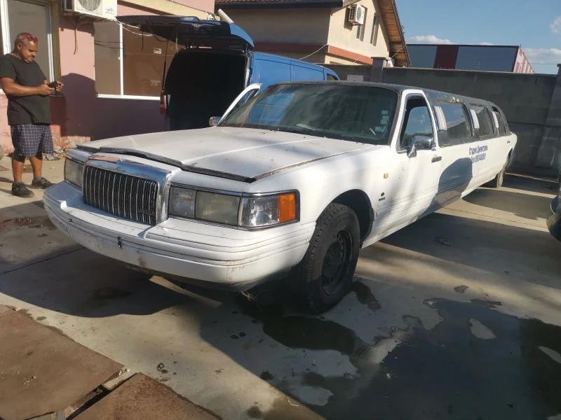 Lincoln Town car