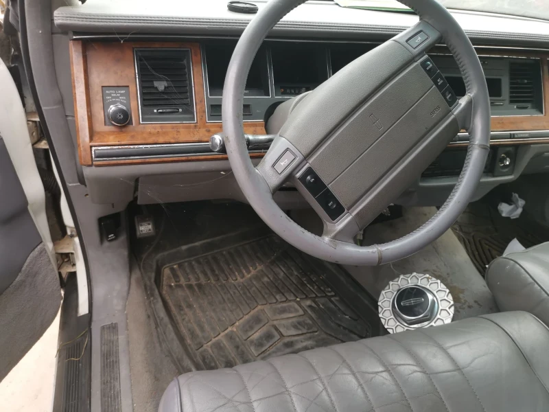 Lincoln Town car, снимка 3 - Автомобили и джипове - 51828165