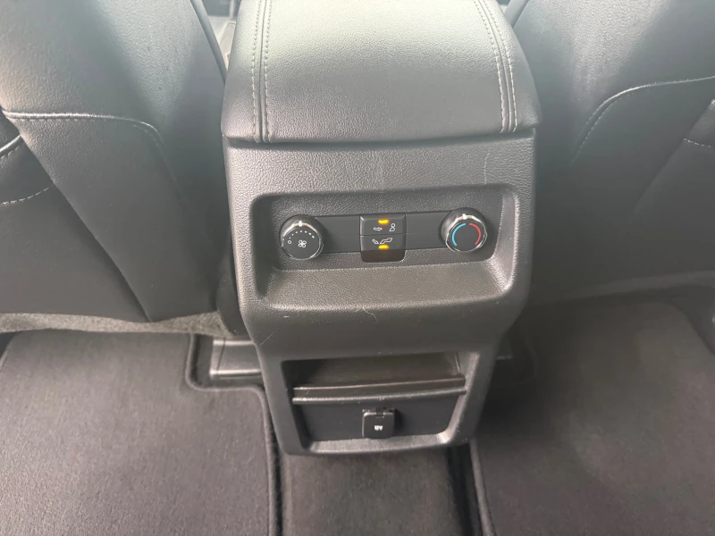 Ford S-Max 2.0tdci ST LINE АВТОМАТИК 7 седалки !! Лизинг !!!, снимка 14 - Автомобили и джипове - 51919383