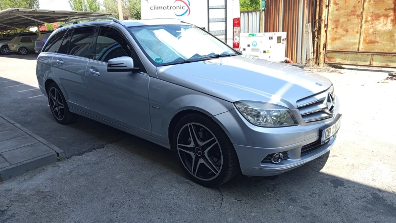 Mercedes-Benz C 220 2.2, снимка 4 - Автомобили и джипове - 52290318