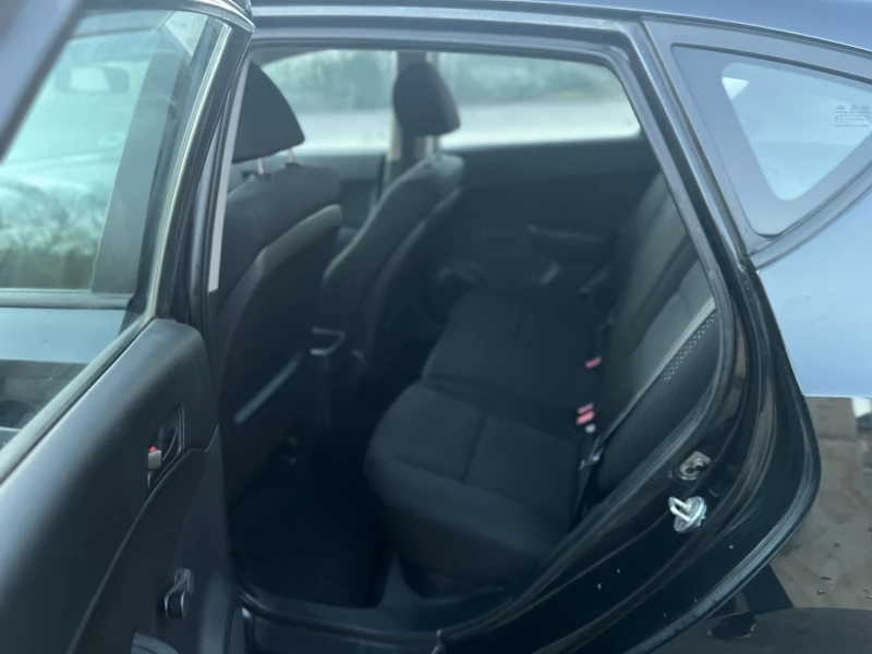 Hyundai I30 1.4i, снимка 6 - Автомобили и джипове - 52883738