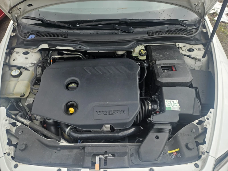 Volvo V50 1.6 FACELIFT ПЕРФЕКТНО , снимка 14 - Автомобили и джипове - 52918475