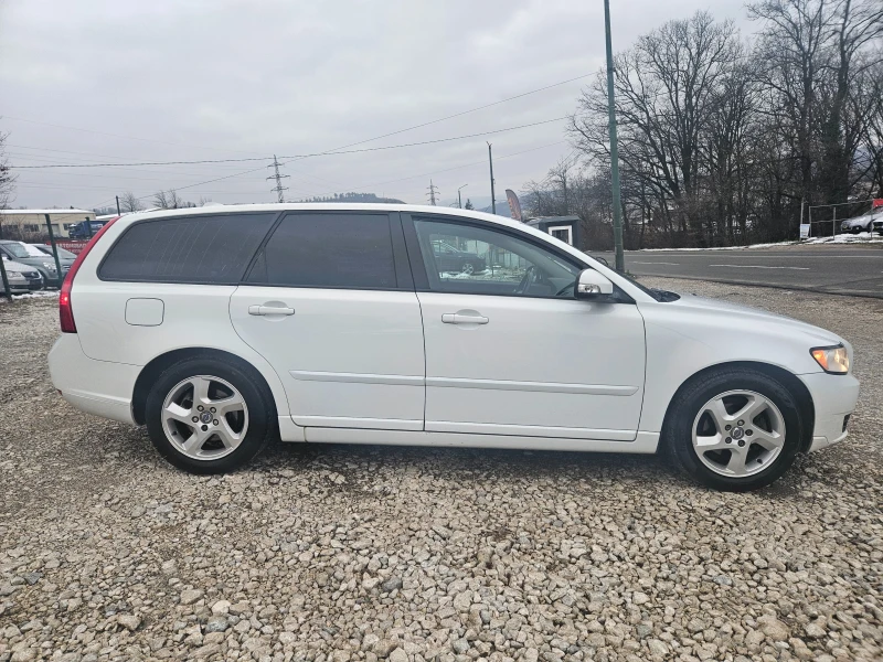 Volvo V50 1.6 FACELIFT ПЕРФЕКТНО , снимка 2 - Автомобили и джипове - 52918475
