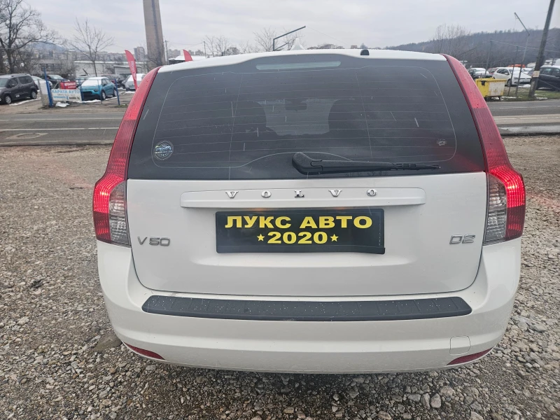 Volvo V50 1.6 FACELIFT ПЕРФЕКТНО , снимка 4 - Автомобили и джипове - 52918475