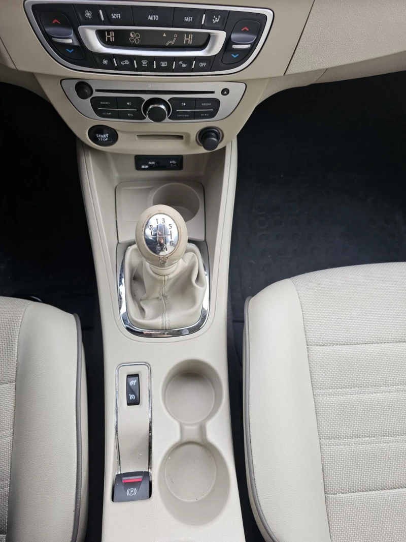 Renault Fluence 1.6 dCi 130 , снимка 9 - Автомобили и джипове - 53359784