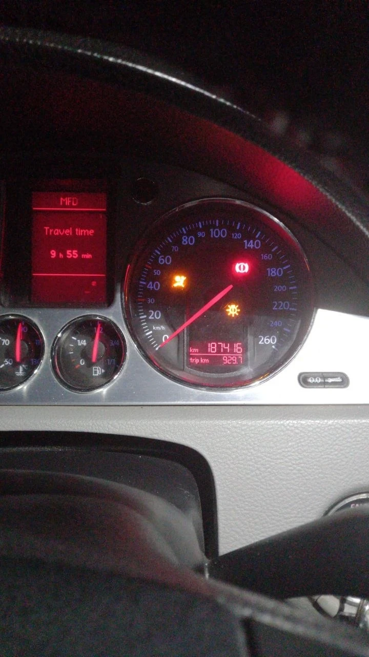 VW Passat, снимка 5 - Автомобили и джипове - 54407697