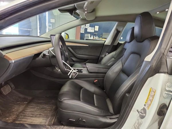 Tesla Model 3, снимка 8 - Автомобили и джипове - 56117532